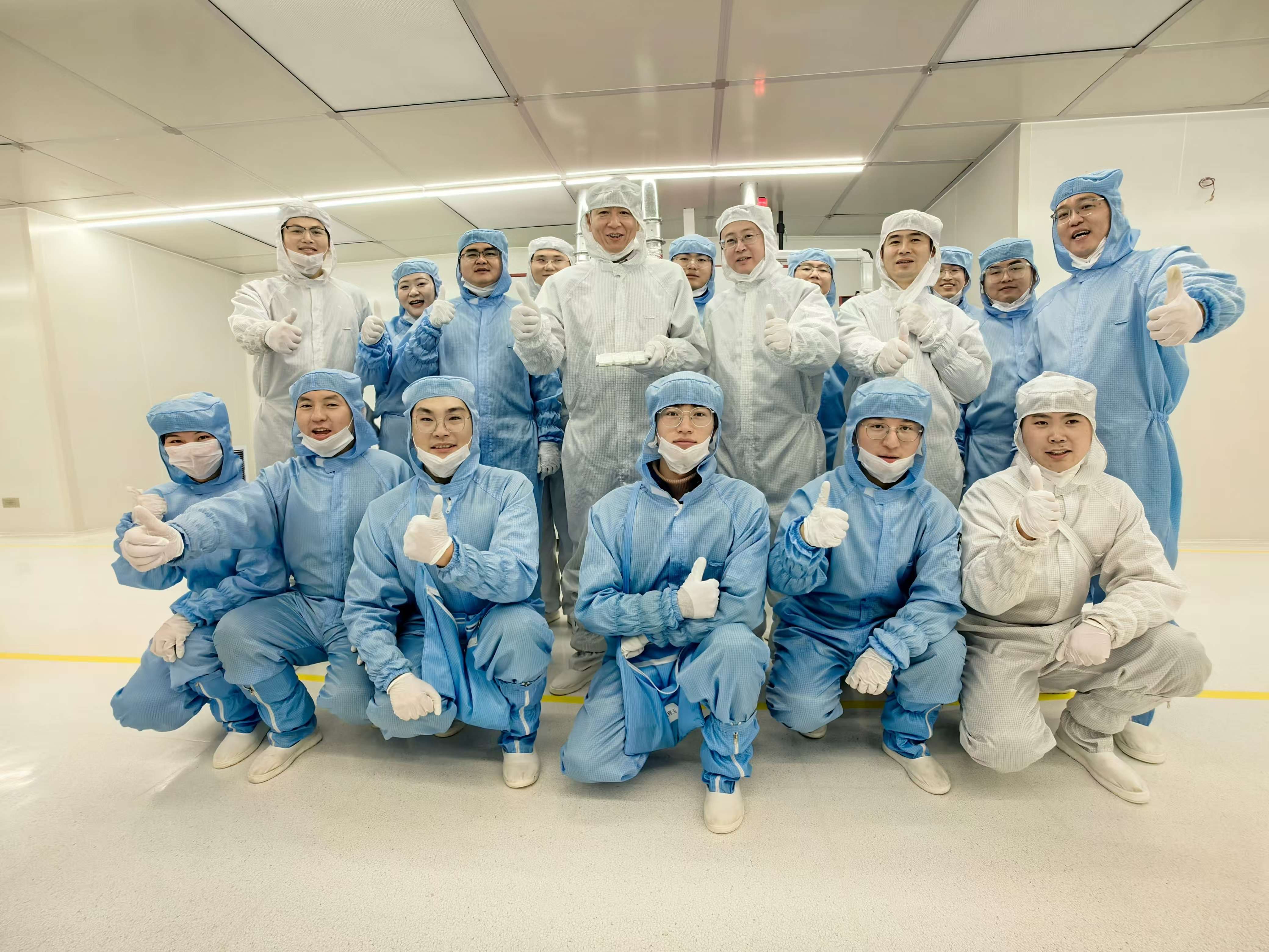 再創(chuàng)新篇：鈞聯(lián)電子安徽省首條先進(jìn)工藝SiC車規(guī)功率模塊產(chǎn)線001號產(chǎn)品成功下線